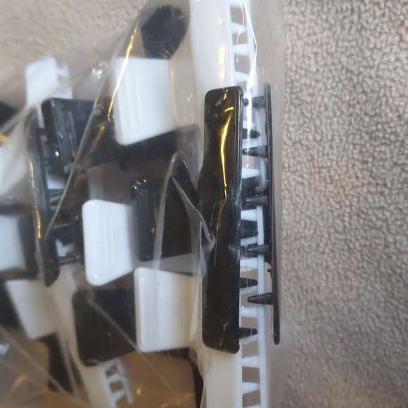 🛍️3 for $10 Salon Care Professional 2 inch Butterfly Clips - Picture 3 of 3